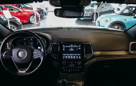 Jeep Grand Cherokee, 2018 год, 2 650 000 рублей, 10 фотография