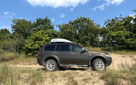 Mitsubishi Pajero Sport II рестайлинг, 2015 год, 2 200 000 рублей, 10 фотография