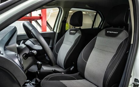 Renault Logan II, 2021 год, 1 300 000 рублей, 12 фотография