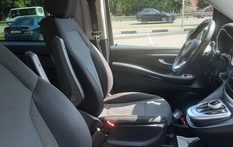 Mercedes-Benz V-Класс, 2017 год, 3 850 000 рублей, 19 фотография