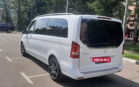 Mercedes-Benz V-Класс, 2017 год, 3 850 000 рублей, 3 фотография