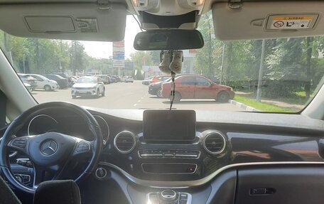 Mercedes-Benz V-Класс, 2017 год, 3 850 000 рублей, 21 фотография