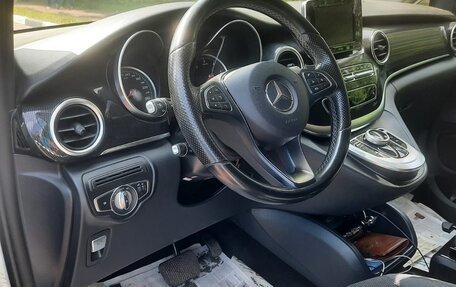 Mercedes-Benz V-Класс, 2017 год, 3 850 000 рублей, 26 фотография