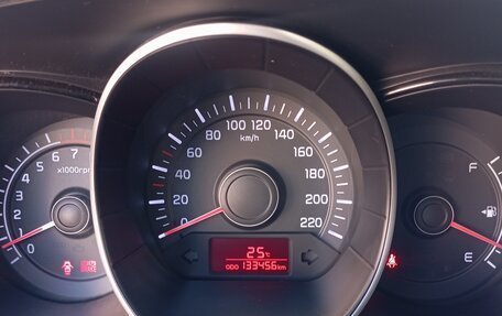 KIA Rio III рестайлинг, 2014 год, 27 фотография