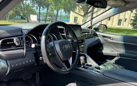 Toyota Camry, 2021 год, 3 100 000 рублей, 12 фотография