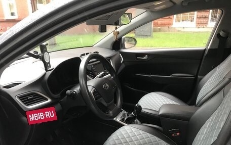Hyundai Solaris II рестайлинг, 2017 год, 1 200 000 рублей, 2 фотография