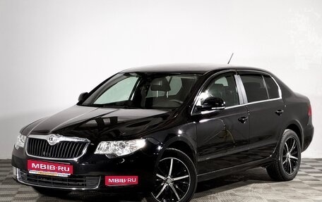Skoda Superb III рестайлинг, 2013 год, 880 000 рублей, 1 фотография
