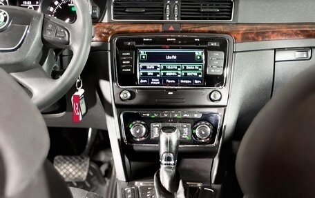 Skoda Superb III рестайлинг, 2013 год, 880 000 рублей, 15 фотография
