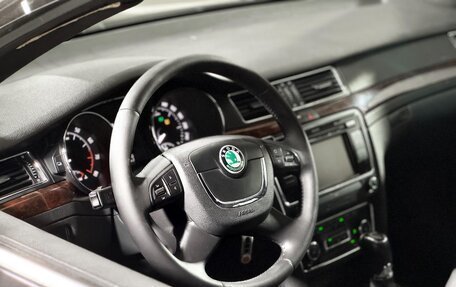 Skoda Superb III рестайлинг, 2013 год, 880 000 рублей, 22 фотография