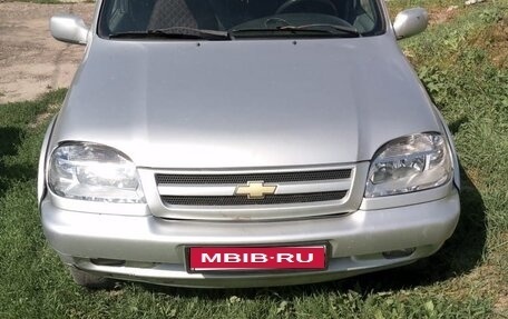 Chevrolet Niva I рестайлинг, 2004 год, 350 000 рублей, 1 фотография