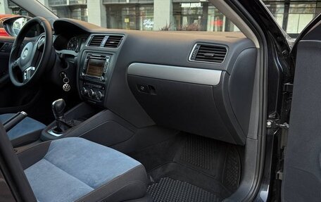Volkswagen Jetta VI, 2013 год, 700 000 рублей, 29 фотография