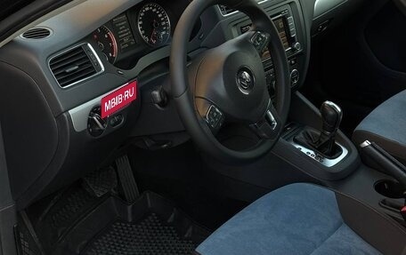 Volkswagen Jetta VI, 2013 год, 700 000 рублей, 26 фотография