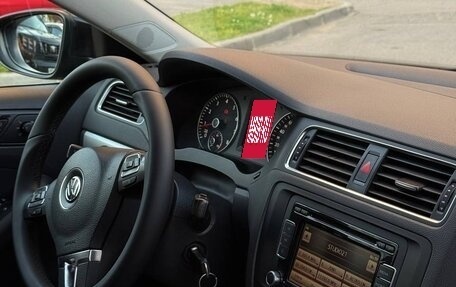 Volkswagen Jetta VI, 2013 год, 700 000 рублей, 34 фотография