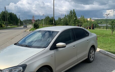 Volkswagen Polo VI (EU Market), 2011 год, 650 000 рублей, 3 фотография