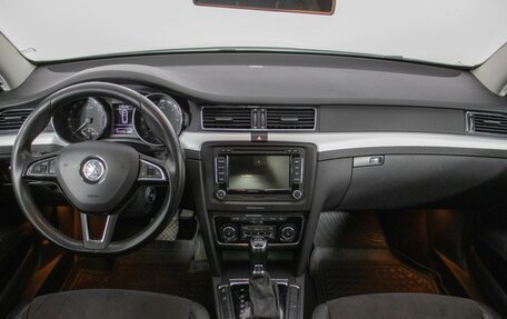 Skoda Superb III рестайлинг, 2015 год, 1 480 000 рублей, 13 фотография