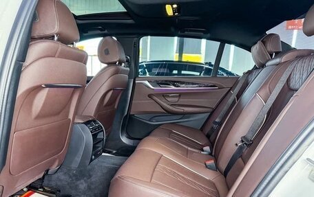 BMW 5 серия, 2022 год, 3 520 000 рублей, 13 фотография