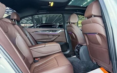 BMW 5 серия, 2022 год, 3 520 000 рублей, 12 фотография