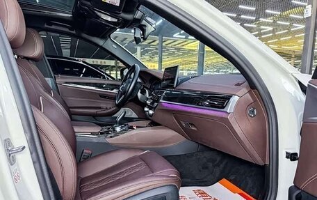BMW 5 серия, 2022 год, 3 520 000 рублей, 10 фотография