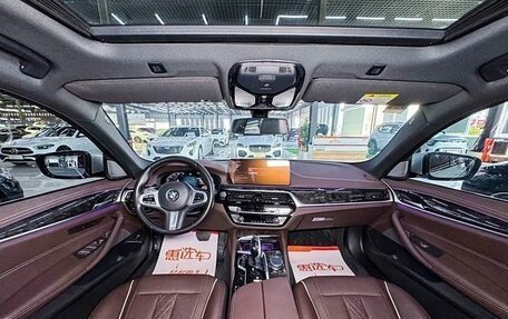 BMW 5 серия, 2022 год, 3 520 000 рублей, 8 фотография