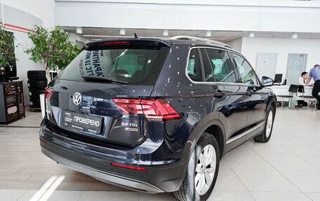 Volkswagen Tiguan II, 2017 год, 1 925 000 рублей, 9 фотография