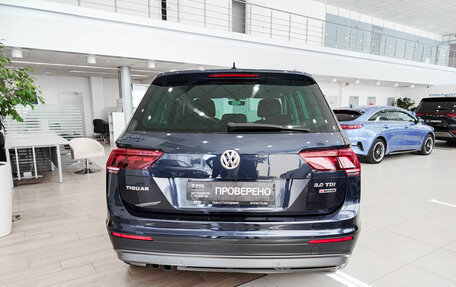Volkswagen Tiguan II, 2017 год, 1 925 000 рублей, 10 фотография