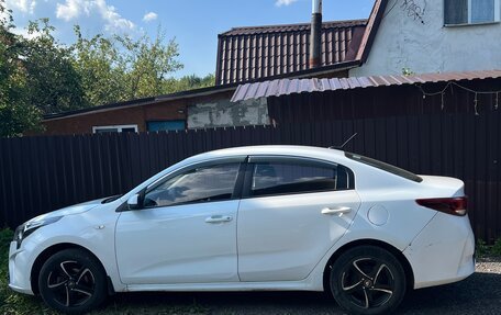 KIA Rio IV, 2020 год, 1 100 000 рублей, 2 фотография