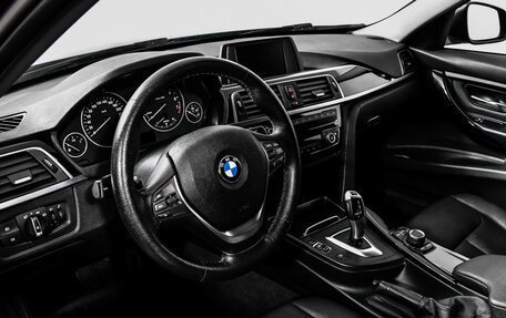 BMW 3 серия, 2018 год, 1 998 000 рублей, 13 фотография