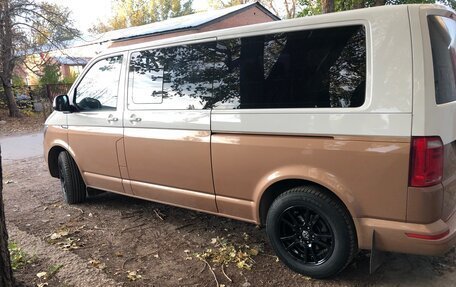 Volkswagen Caravelle T6 рестайлинг, 2016 год, 2 650 000 рублей, 4 фотография