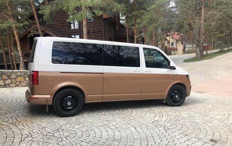Volkswagen Caravelle T6 рестайлинг, 2016 год, 2 650 000 рублей, 12 фотография