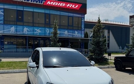 Renault Logan II, 2018 год, 800 000 рублей, 8 фотография