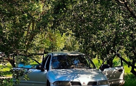 Mitsubishi Carisma I, 2000 год, 145 000 рублей, 2 фотография