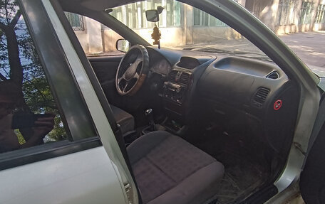 Mitsubishi Carisma I, 2000 год, 145 000 рублей, 11 фотография
