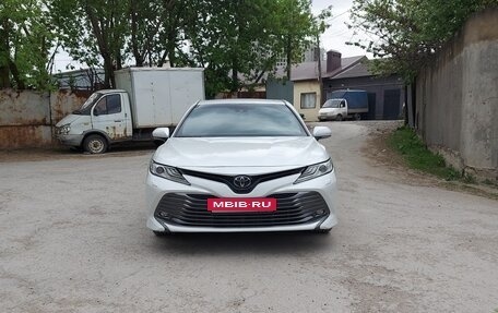 Toyota Camry, 2018 год, 2 850 000 рублей, 3 фотография