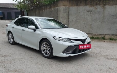 Toyota Camry, 2018 год, 2 850 000 рублей, 8 фотография
