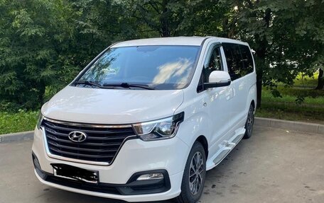 Hyundai Grand Starex Grand Starex I рестайлинг 2, 2020 год, 3 800 000 рублей, 4 фотография