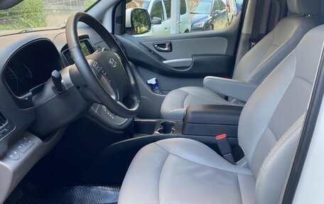 Hyundai Grand Starex Grand Starex I рестайлинг 2, 2020 год, 3 800 000 рублей, 9 фотография