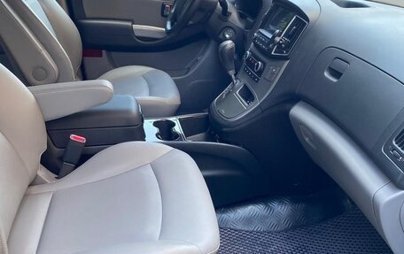 Hyundai Grand Starex Grand Starex I рестайлинг 2, 2020 год, 3 800 000 рублей, 10 фотография