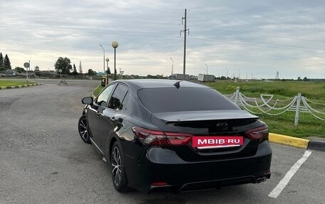 Toyota Camry, 2018 год, 2 600 000 рублей, 2 фотография