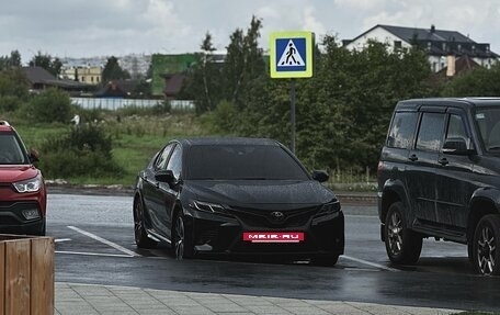 Toyota Camry, 2018 год, 2 600 000 рублей, 9 фотография