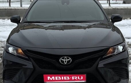 Toyota Camry, 2018 год, 2 600 000 рублей, 5 фотография