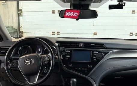 Toyota Camry, 2018 год, 2 600 000 рублей, 14 фотография