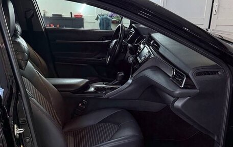 Toyota Camry, 2018 год, 2 600 000 рублей, 19 фотография