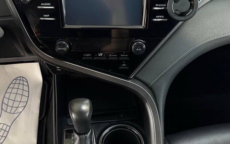 Toyota Camry, 2018 год, 2 600 000 рублей, 15 фотография