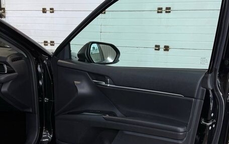 Toyota Camry, 2018 год, 2 600 000 рублей, 17 фотография