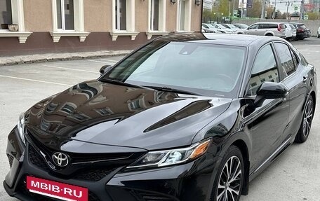 Toyota Camry, 2018 год, 2 600 000 рублей, 6 фотография