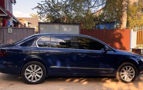 Skoda Superb III рестайлинг, 2011 год, 970 000 рублей, 21 фотография