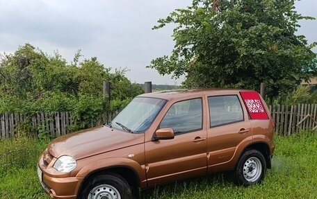 Chevrolet Niva I рестайлинг, 2018 год, 610 000 рублей, 4 фотография