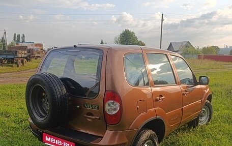 Chevrolet Niva I рестайлинг, 2018 год, 610 000 рублей, 7 фотография