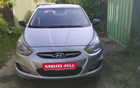 Hyundai Solaris II рестайлинг, 2011 год, 550 000 рублей, 7 фотография