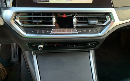 BMW 3 серия, 2019 год, 3 980 000 рублей, 21 фотография
